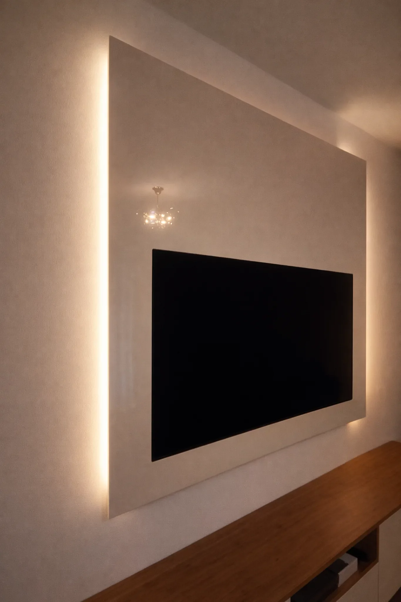 panel rtv led bialy front