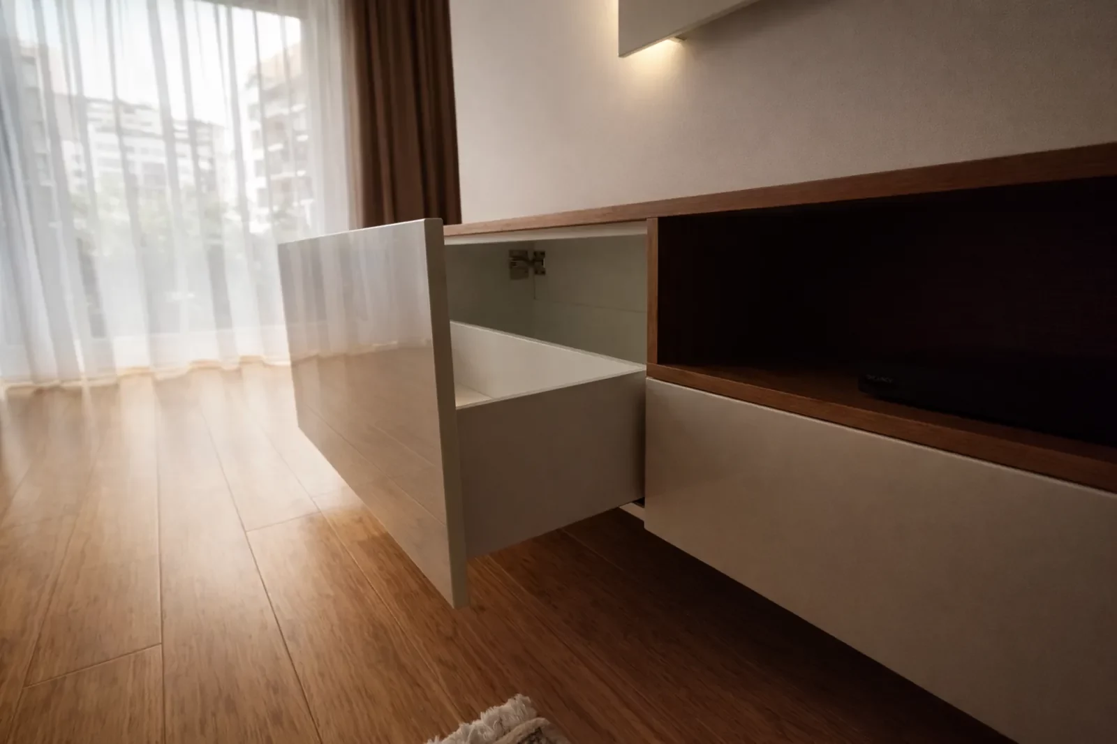 szafka rtv szuflada otwarta