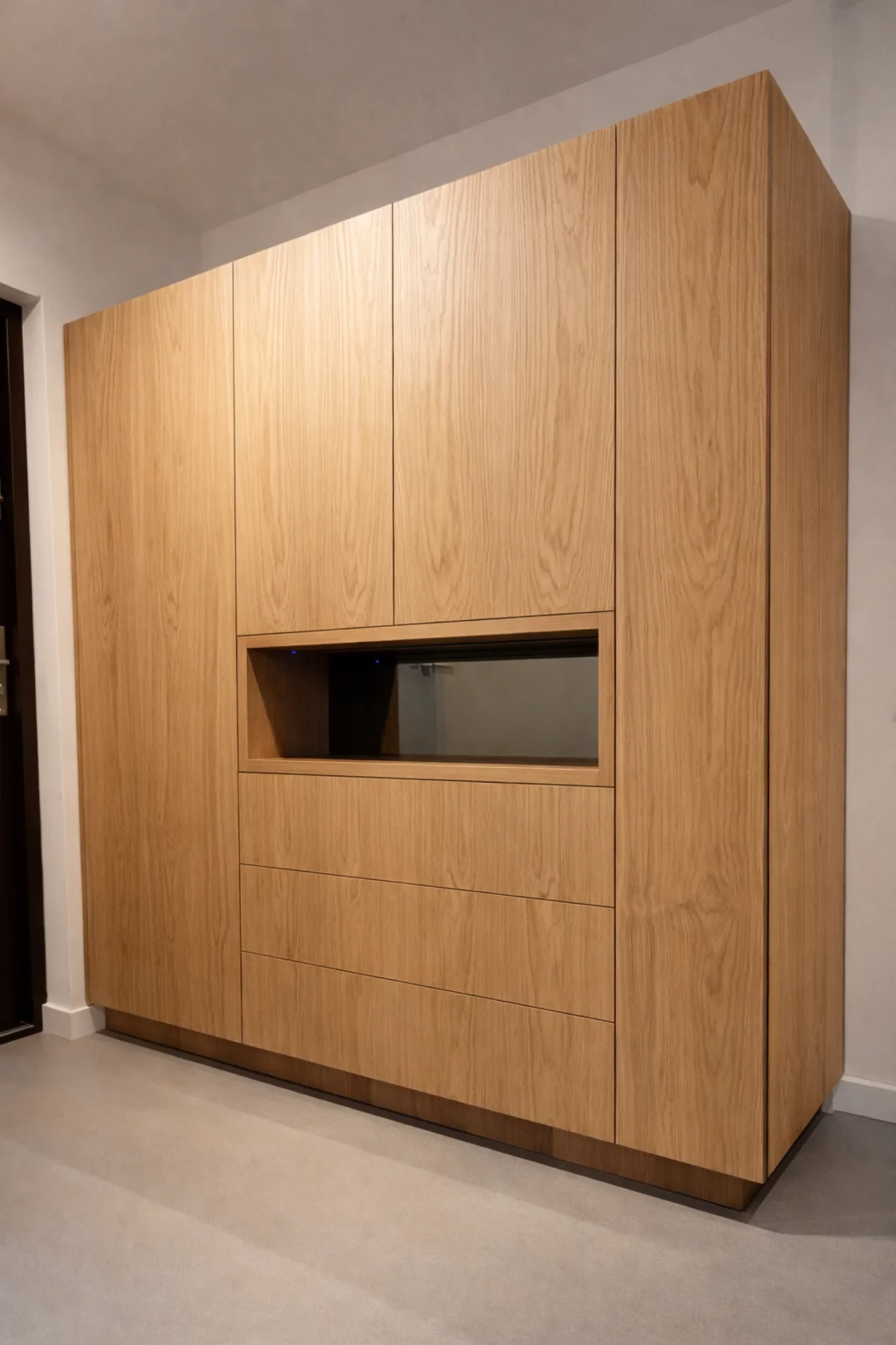 szafa debowa z przeszkleniem wneka led