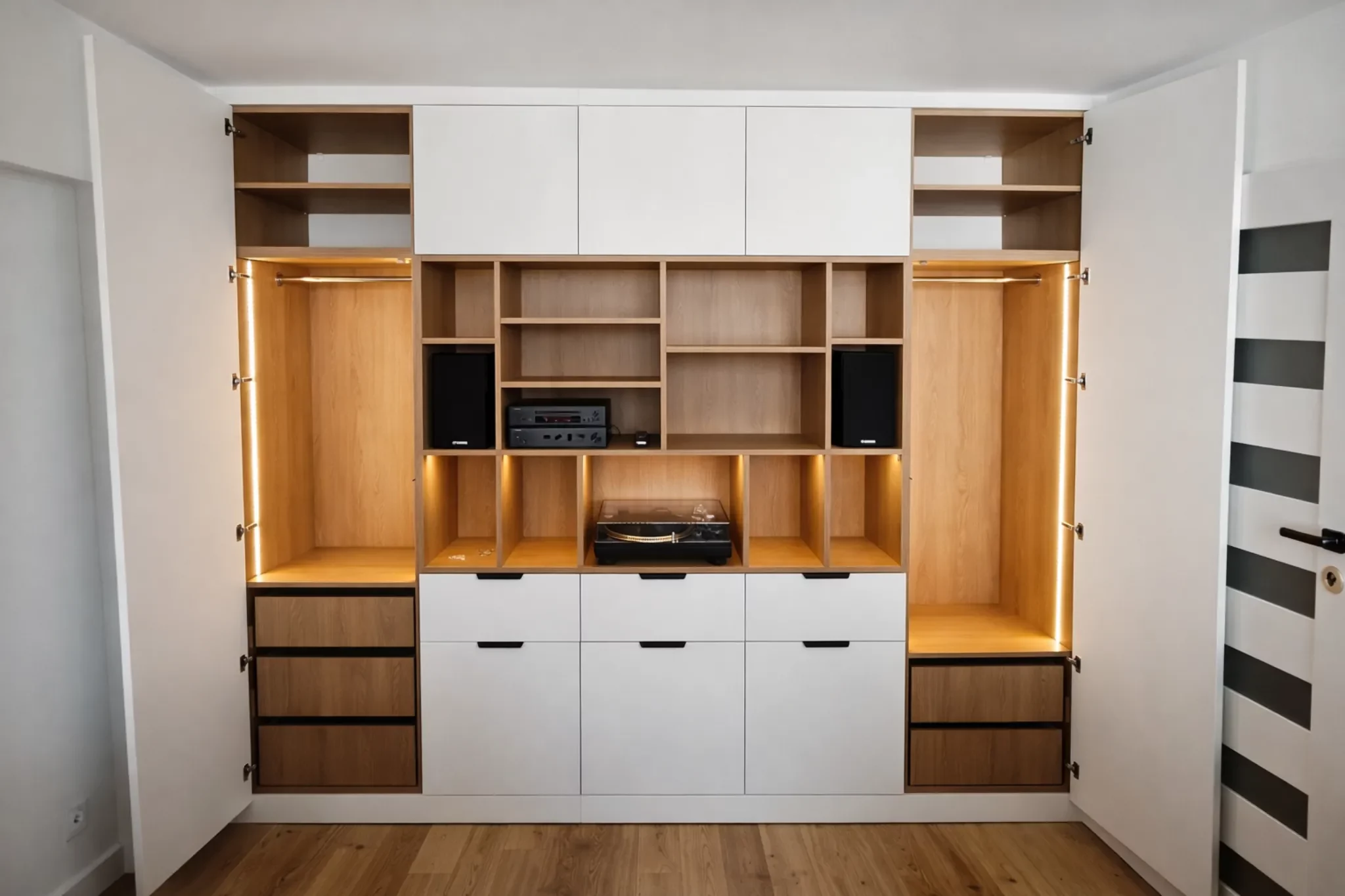 szafa na wymiar otwarta led drewno